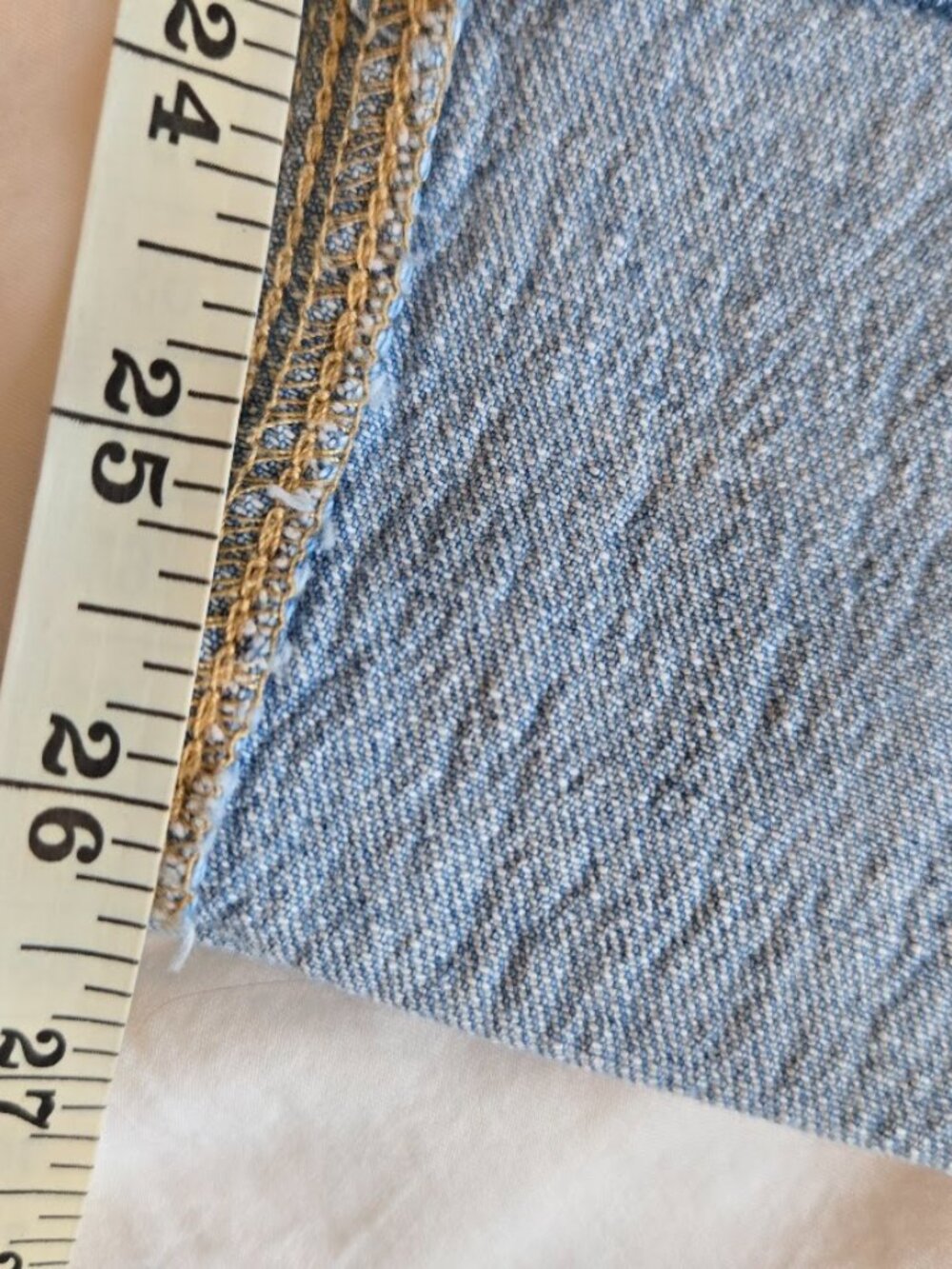Old Navy Mid-Rise Wow Boyfriend Jeans, Sz. 6 - Picture 7 of 7